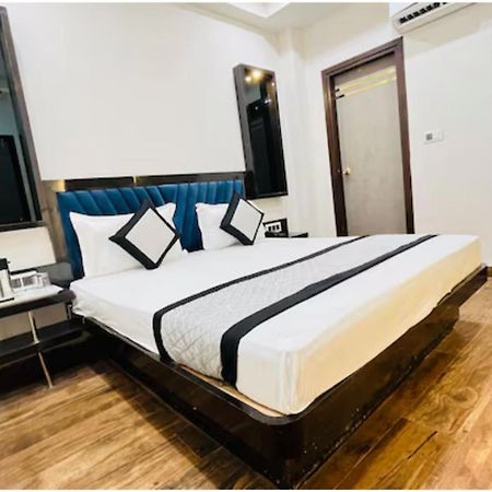 Hotel Red Stone Inn - Near New Delhi Railway Station - Paharganj Екстериор снимка
