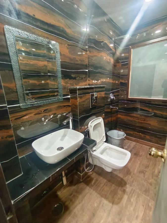Hotel Red Stone Inn - Near New Delhi Railway Station - Paharganj Екстериор снимка
