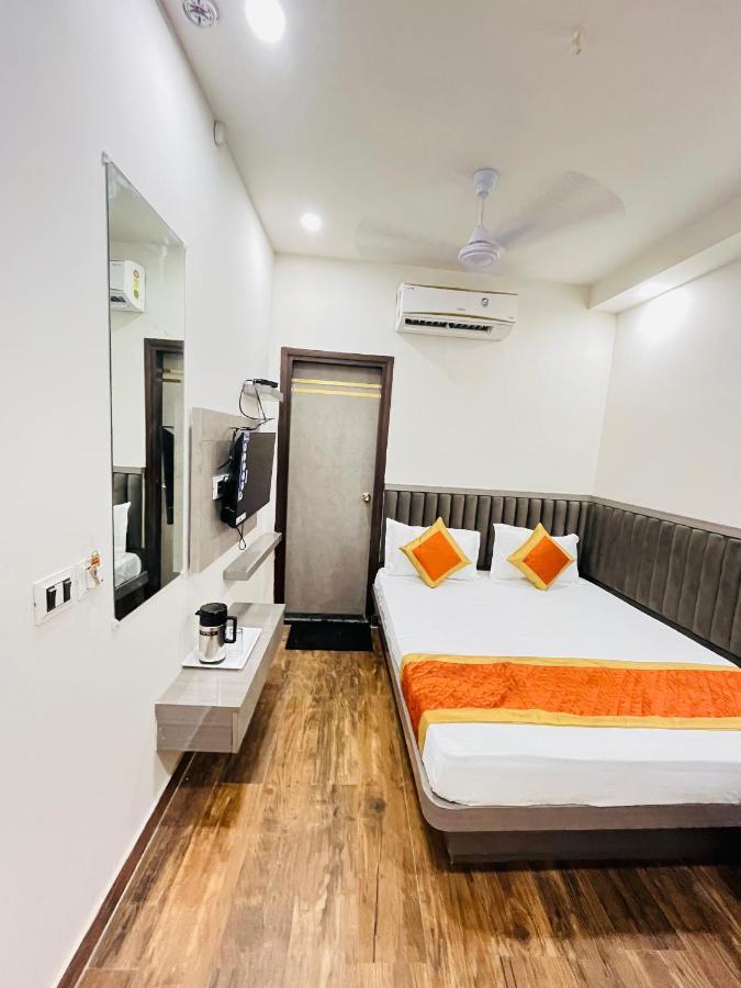 Hotel Red Stone Inn - Near New Delhi Railway Station - Paharganj Екстериор снимка