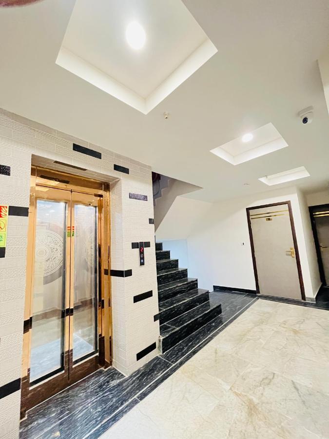 Hotel Red Stone Inn - Near New Delhi Railway Station - Paharganj Екстериор снимка