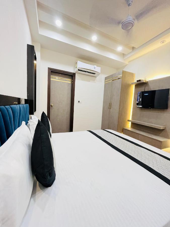 Hotel Red Stone Inn - Near New Delhi Railway Station - Paharganj Екстериор снимка