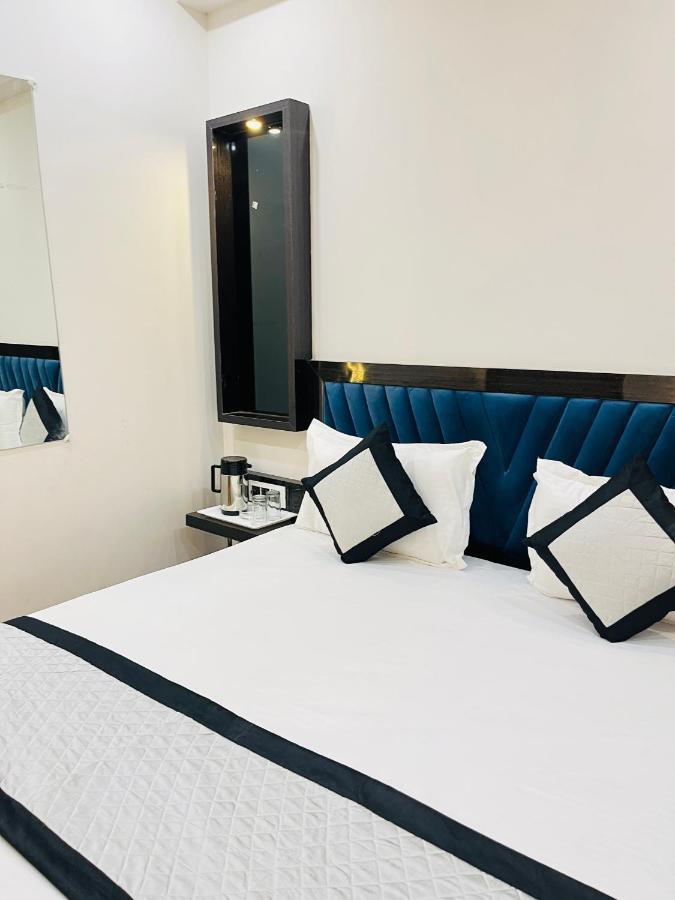 Hotel Red Stone Inn - Near New Delhi Railway Station - Paharganj Екстериор снимка