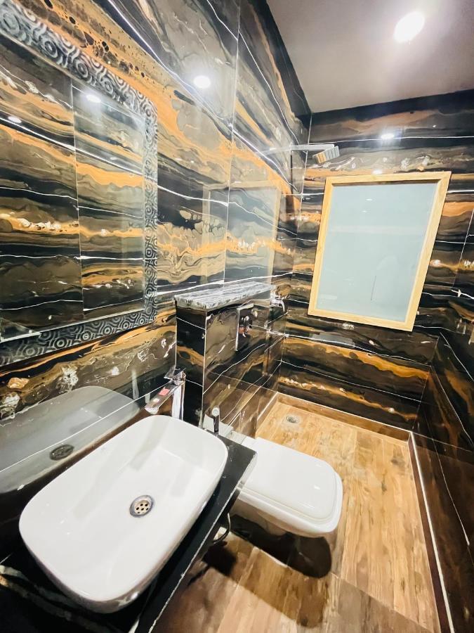 Hotel Red Stone Inn - Near New Delhi Railway Station - Paharganj Екстериор снимка