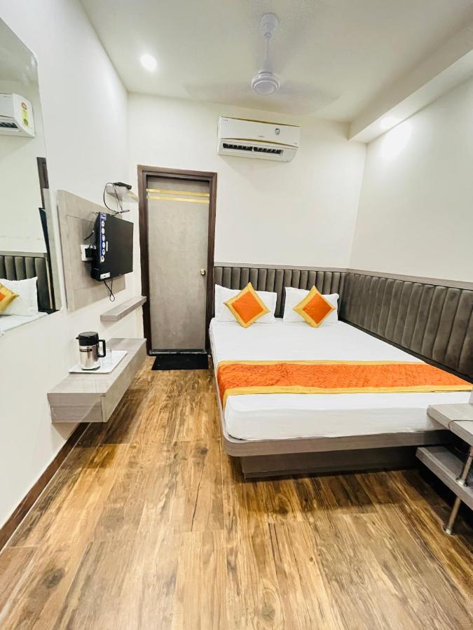 Hotel Red Stone Inn - Near New Delhi Railway Station - Paharganj Екстериор снимка
