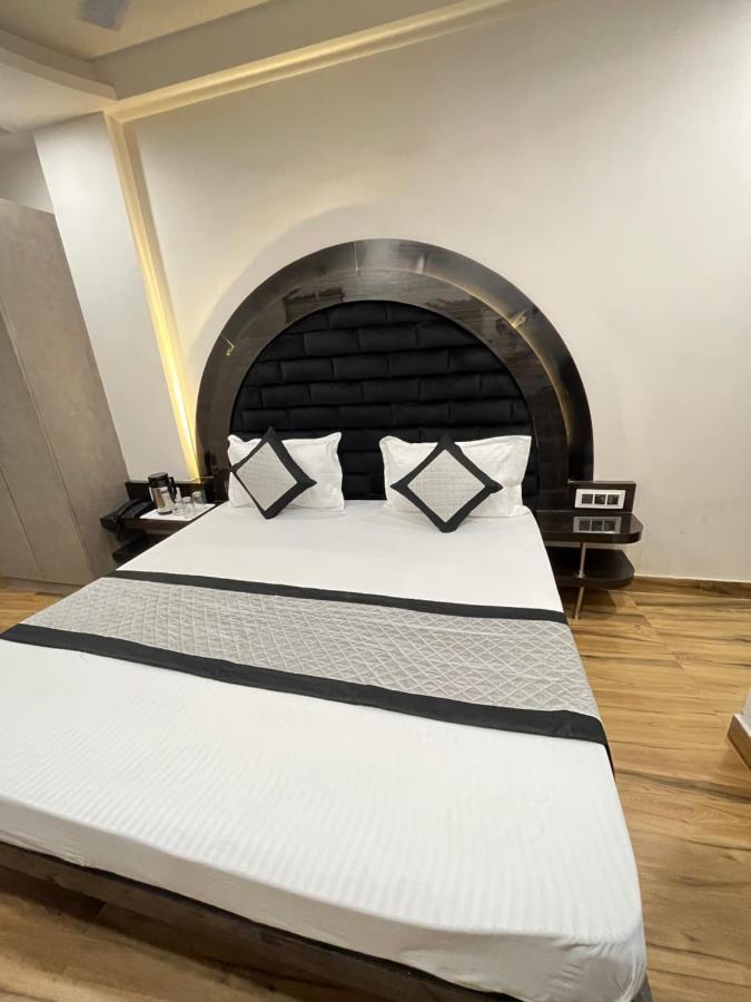 Hotel Red Stone Inn - Near New Delhi Railway Station - Paharganj Екстериор снимка