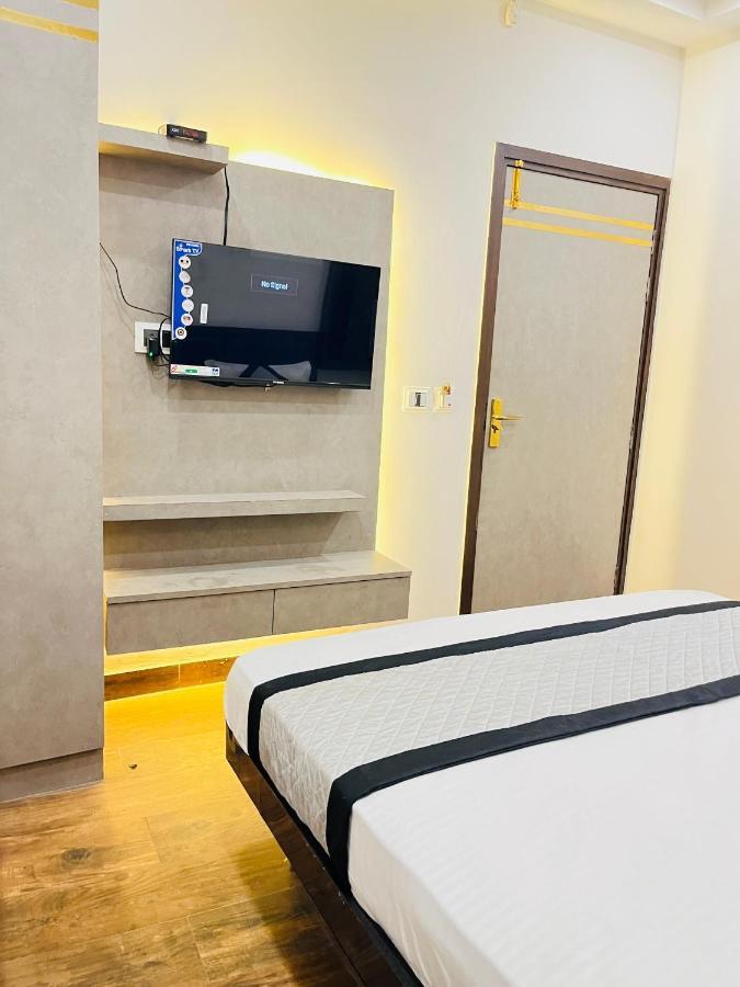 Hotel Red Stone Inn - Near New Delhi Railway Station - Paharganj Екстериор снимка