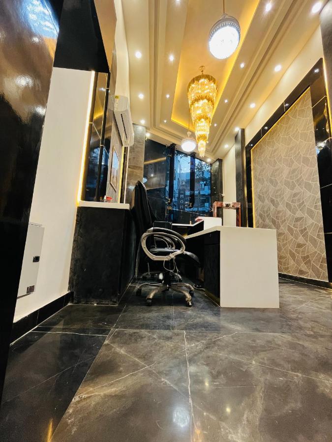 Hotel Red Stone Inn - Near New Delhi Railway Station - Paharganj Екстериор снимка